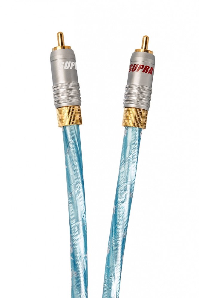 RCA-signalkabel med gulddragna kontakter och en transparent blå mantel.