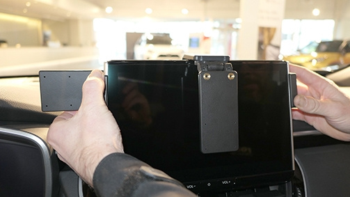 Brodit Förstärkt ProClip, Toyota Corolla/Corolla Cross 23-