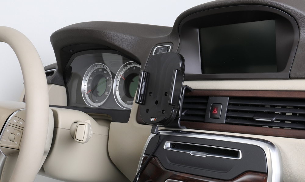 Brodit Qi trådlös aktiv mobilhållare med billaddare, Apple iPhone 11