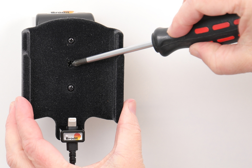 Brodit Aktiv hållare med USB-kabel och cigg-adapter, Apple iPhone 11 Pro 