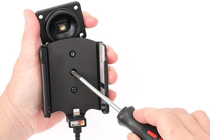 Brodit Aktiv hållare med USB-kabel och cigg-adapter, Apple iPhone 13 Mini 