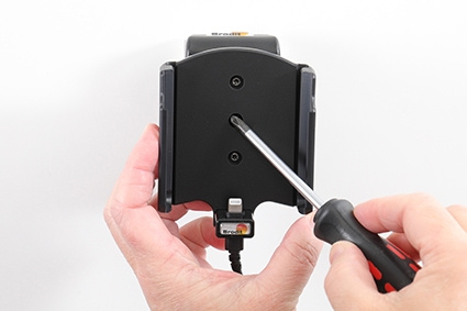 Brodit Aktiv hållare med USB-kabel och cigg-adapter, Apple iPhone 13/13 Pro/14/14 Pro