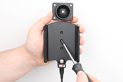 Brodit Aktiv hållare med USB-kabel och cigg-adapter, Apple iPhone 15 Plus 