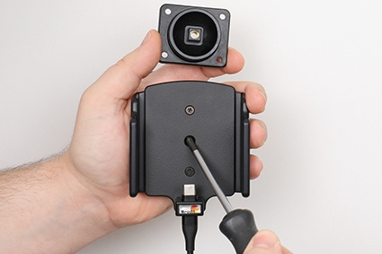 Brodit Aktiv hållare för fast installation, Apple iPhone 15/15 Pro/16/16 Pro/16e