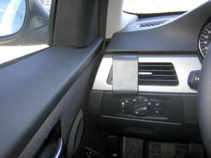 Vänster träpanel i interiören av BMW 316-330 E90/E91/E92/E93.