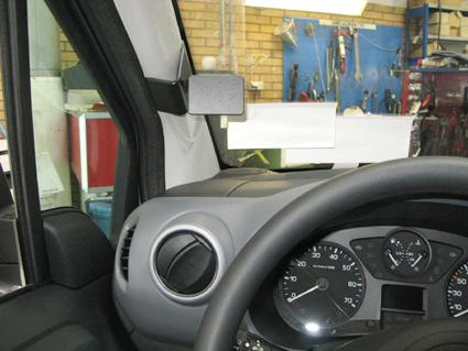 Instrumentbräda och del av förarhytt i Citroen Berlingo.