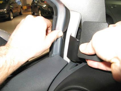 Installera eller justera delar i en Seat Leon 06-12, vänster sida.