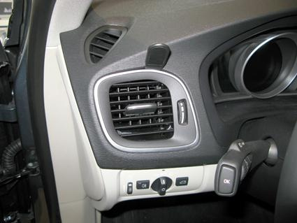 Luftutblåsningsgaller på förardörrens panel, Volvo V40 13-15.