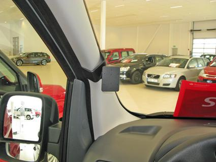 Bild av en bilinteriör med montering för Fiat Scudo 07-15.