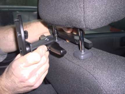 Brodit Nackstödsfäste med skärmfäste, Nissan Micra 93-26