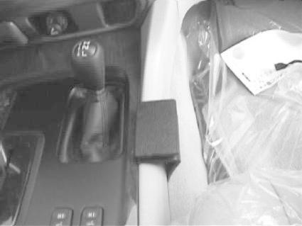 Konsol med växelhållare för Toyota LandCruiser 100 och Lexus LX.