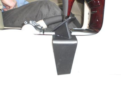 Konsoldel av Lexus LX 08-15, visande monteringsdetaljer.