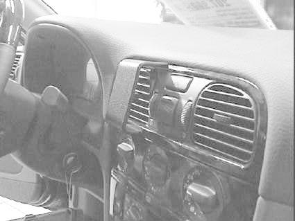 Instrumentpanel med luftventiler och kontroller i en Volvo S40.