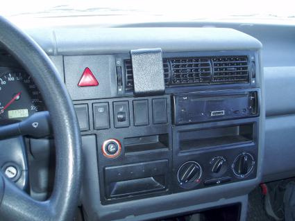 Instrumentbräda med kontroller och radio för Volkswagen Caravelle 96-03.