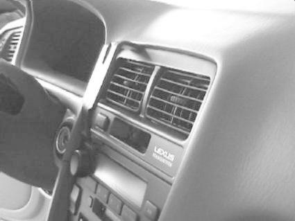 Instrumentpanel och luftventiler i Lexus ES 97-01.