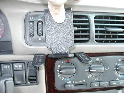 Konsol eller hållare för tillbehör i Volvo C70/S70/V70.