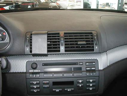 Instrumentpanel med luftventiler och ljudsystem från BMW E46.