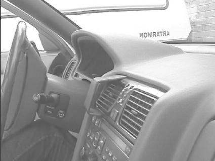 Visar inredning av en Lexus LS med monteringsbygel.