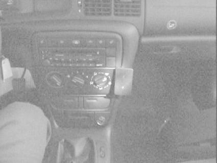 Interiör av Opel Vectra 96-01 med instrumentpanel och klimatanläggning.