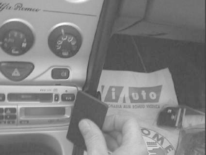 Monteringsbygel för Alfa Romeo Spider/GTV 98-05, vinklad.