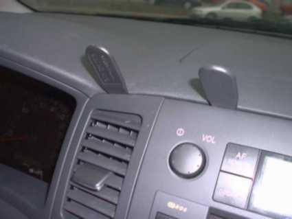 Instrumentbräda med kontroller och luftventiler. Toyota Corolla Verso.