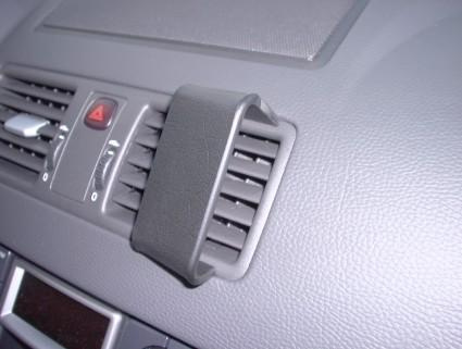 Luftutlopp i bilinteriör med vinklad design för Volvo XC90 02-14.