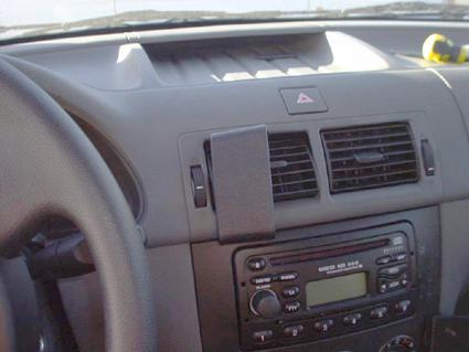 Instrumentbräda för Ford Transit Connect/Tourneo Connect med radio och luftventiler.