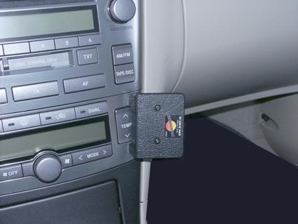 En kontrollenhet för bilens system, monterad på instrumentpanelen.