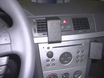Instrumentpanel med radion och luftventiler för Opel Meriva 03-10.