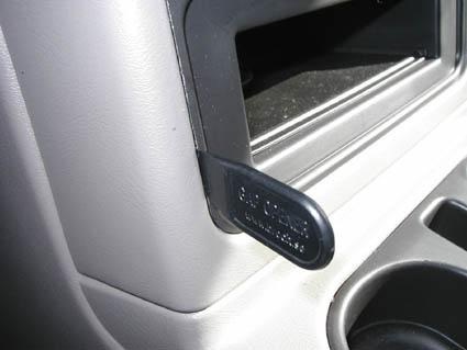 Centrerad låda för Chevrolet Avalanche 03-06, med öppningshandtag.