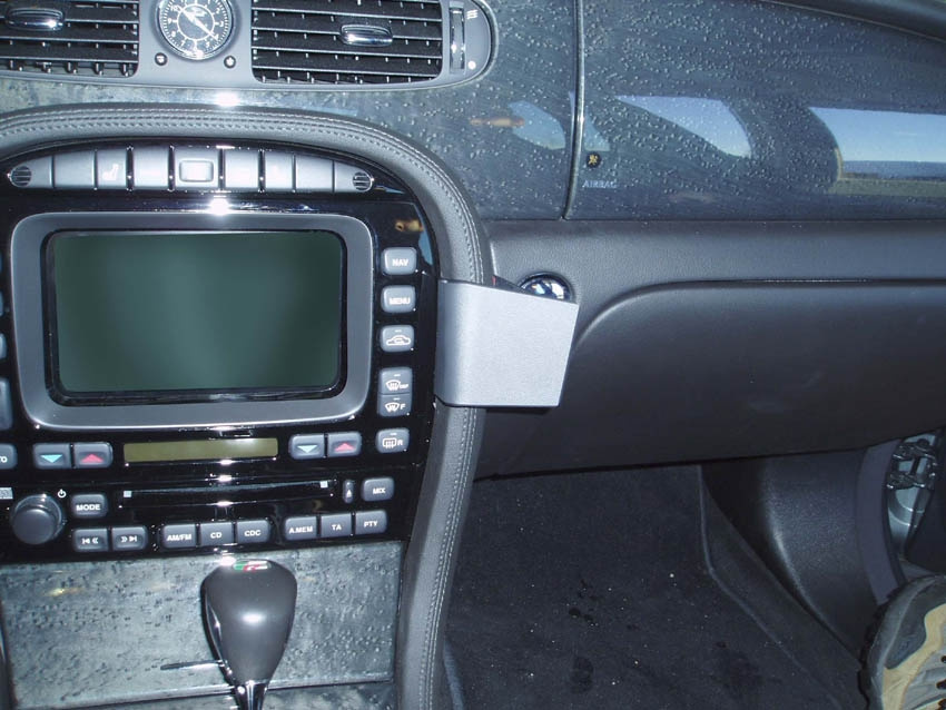Brodit ProClip, Jaguar XJ 03-09