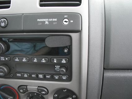 Instrumentpanel med ljudsystem och luftkonditionering.