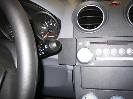 Körratt och instrumentpanel i en Mitsubishi Colt 05-08.