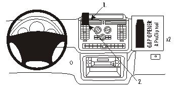 Centrerad panel med ratt, kontroller och prylfack i Mercedes Benz Vito.