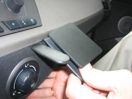 Monteringsbygel för BMW Z4, vinklad design för enkel installation.