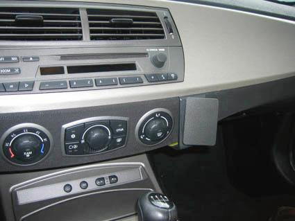 Monteringsbygel för att fästa tillbehör i BMW Z4.