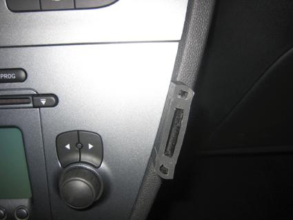 Del av instrumentbrädan i en Seat Leon 06-12, med kontroller och öppning.