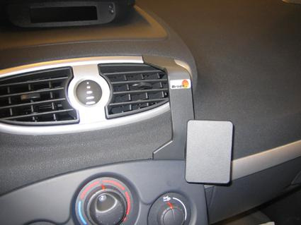 Instrumentbräda med luftutblås och infotainmentsystem för Renault Clio 06-12.