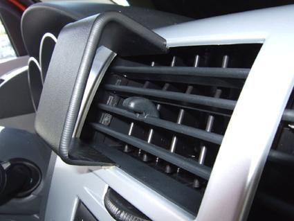 Luftenhet för ventilation i Dodge Caliber 07-09, centrerad i bilen.