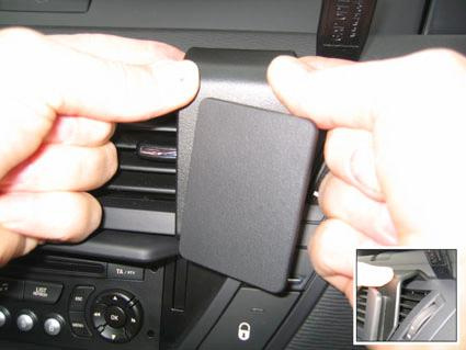 Bild som visar montering av en del i Citroen C4 Picasso 07-13.