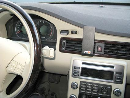 Interiör av Volvo S80/V70/CX70 08-11, med trädetaljer och instrumentpanel.