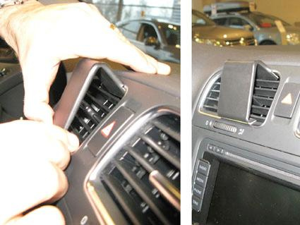 Installation av en komponent i instrumentpanelen på en Volkswagen Golf VI.