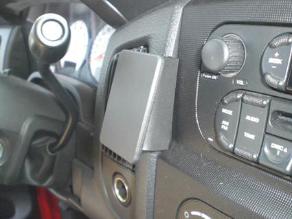 En centrerad kontrollpanel för Dodge Ram Pick Up.