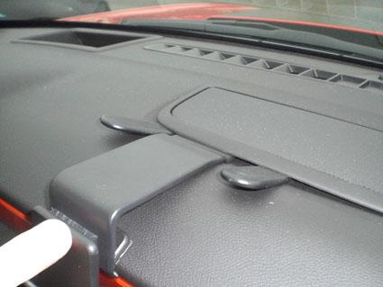 Monteringsbygel för Chevrolet Camaro på instrumentpanelen.