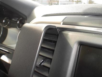 Interiör av Dodge Ram Pick Up med luftventil och infotainmentsystem.