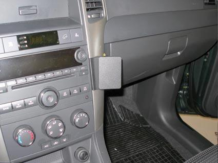 Montering av ProClip för Chevrolet Captiva 07-11 inuti bilen.