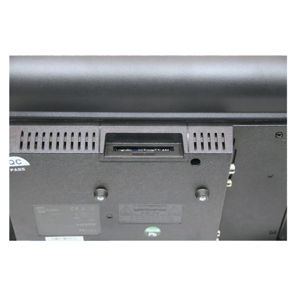 Baksidan av en TV med olika anslutningar och ventilation.