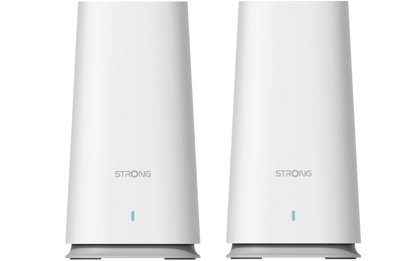 Två vita mesh-routerenheter från Strong med indikatorlampa.