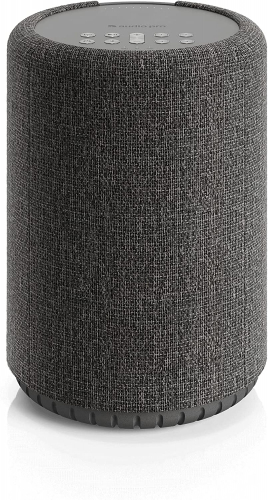 Aktiv WiFi-högtalare i mörkgrått med tygöverdrag och kontroller ovanpå.