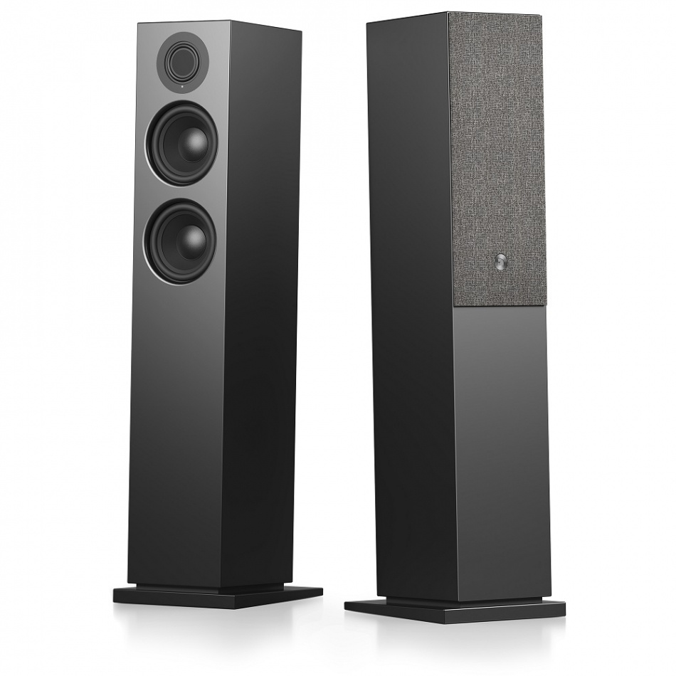 Aktiva golvhögtalare i svart med två element och tygfront.